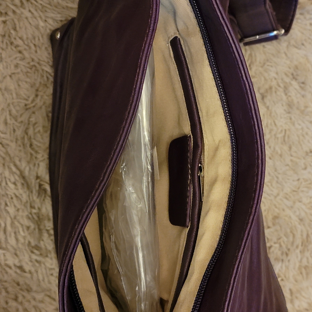 Purple purse - Picture 3 of 4